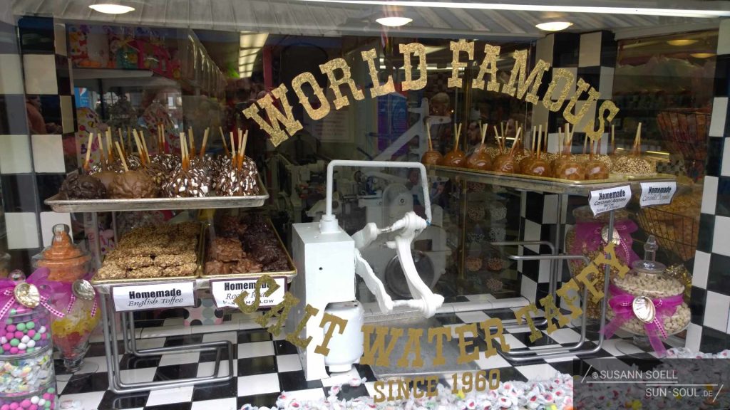 Candy Shop "Carousel Candies" in Monterey