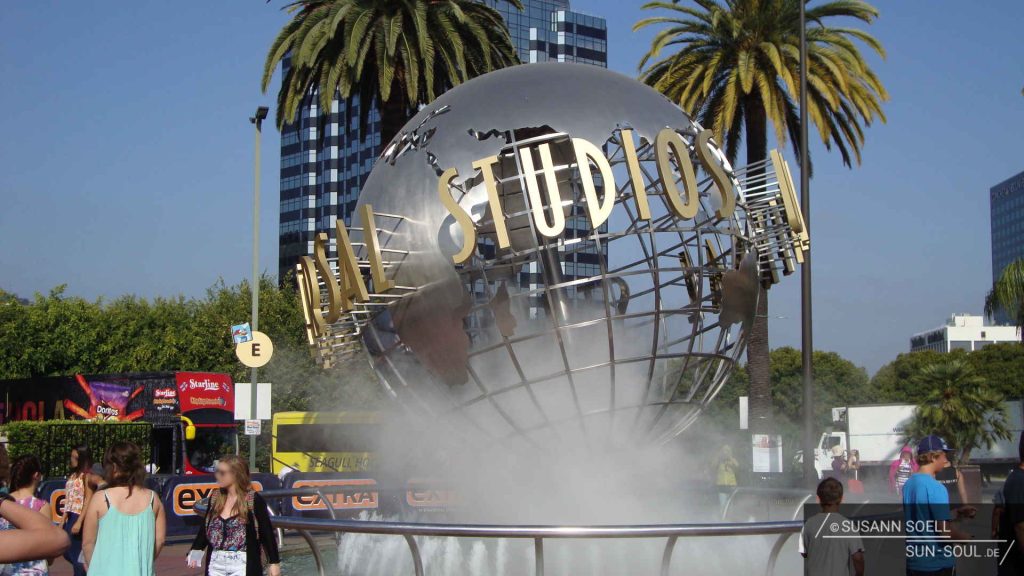 Weltkugel vor dem Eingang zu den Universal Studios